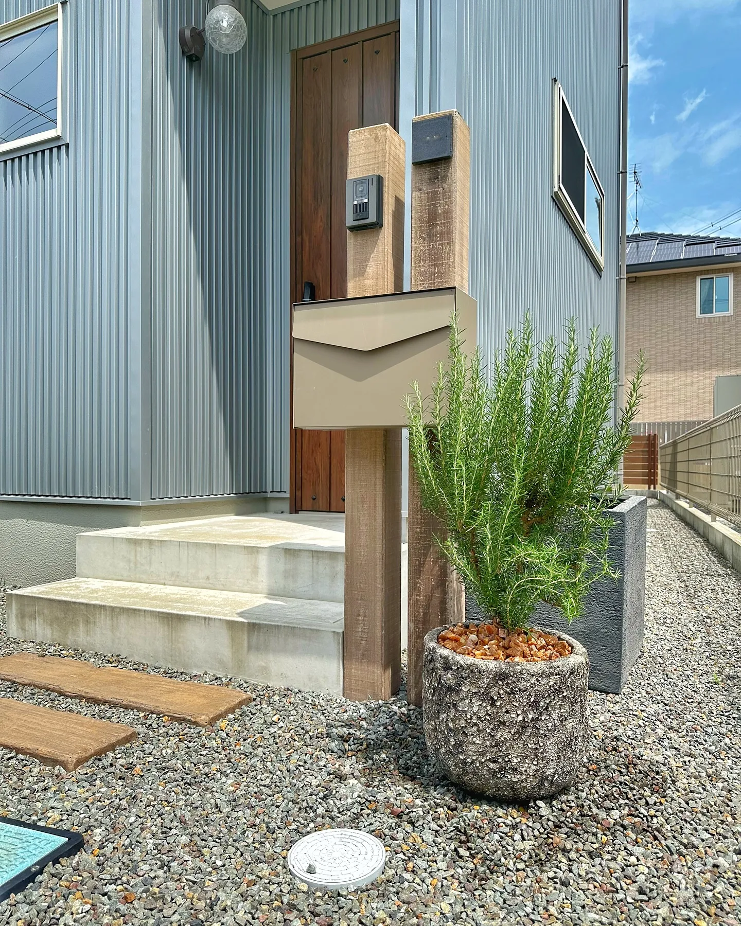 【こだわりの鉢とこだわりの植物がある植物専門店、barrel...
