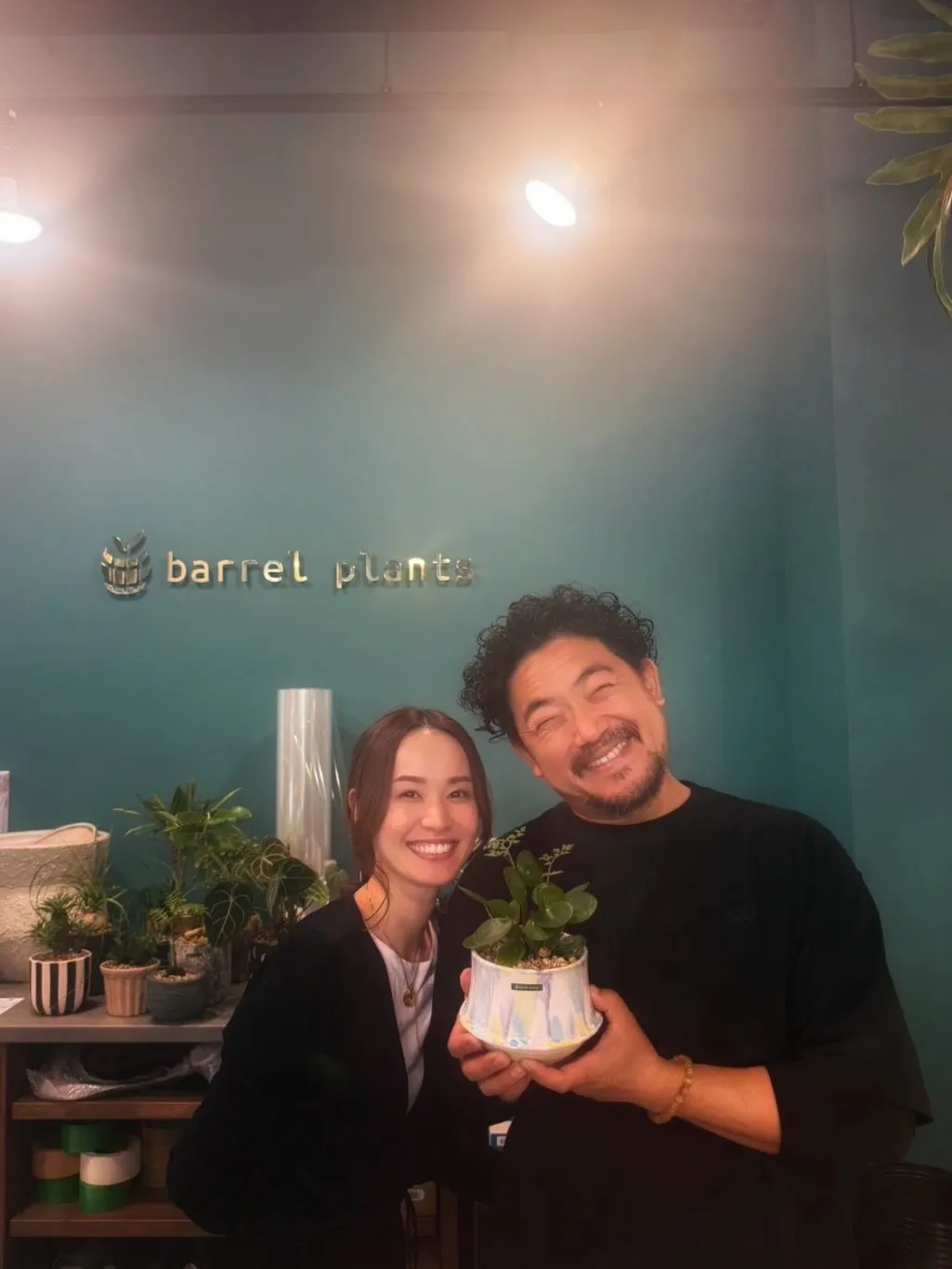 【こだわりの植物とこだわりの鉢のお店、barrelplant...